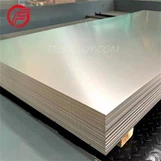 Apakah perbezaan antara Titanium dan keluli?